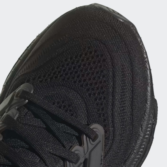 adidas UltraBOOST Light J Triple Black - Picture 7 of 10